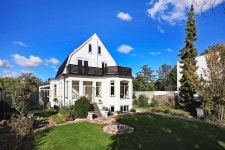 로프트하우스에 있는 Haylan Chung님의 핀