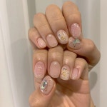 Nail에 있는 Pretty Tracy님의 핀 | 반짝이는 네일, 네일, 손톱