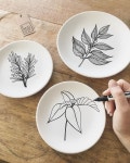 Pin de 영식 김 em 도자기페인팅 | Canecas pintadas, Pintura em porcelanas, Pratos de cerâmica