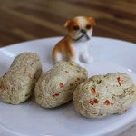 간식먹개 인기 메뉴 중 하나인  수제 소시지가 닭고기 버전만 있어  맛보지 못했던 댕댕이들을 위한 소식!  수제소세지 오리 버전이 나왔따개... 