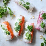 베트남식 샌드위치인 반미(Banh mi) 속 재료를 라이스페이퍼에 돌돌 말아낸 새로운 맛의 월남쌈이에요. 새콤달콤하게 절인 무와 당근, 오이를... 