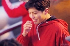 박보검 코카콜라 비하인드 170407 [ 출처 : 디시 박보검갤러리 ]