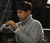 Pin page 기가 차게 맛있나봄. 박보검 161118 도미노피자 TVCF NG 메이킹 [ 출처 : 디시 박보검갤러리 ] | 인스타그램