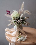 플라워 스튜디오_달루즈 on Instagram: “_grassland Bouquet . . . . . #부케 #촬영부케 #bouquet #floraldesign #flowerphotography... 
