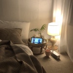 방을 분위기 있게 만드는엔틱조명.사진을 누르면 뜨는 제품 태그를 통해 바로 구매가 가능합니다❣️.@todayhouse 채널 팔로우하고더 많은... 