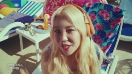 모모랜드(MOMOLAND)s JooE and 이사배(RISABAE) 롯데워터파크의(Lotte Water Park) M/V CF - YouTube