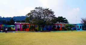찾으시는 애월초등학교 #더럭분교 를 보여드릴까 합니다.   알록달록... 찾으시는 애월초등학교 #더럭분교 를 보여드릴까 합니다.   알록달록... 