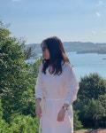 언니랑 다니니 쉬는 시간 많아서 좋다 인스타도 많이 하구^^ | Instagram posts, Inspiration
