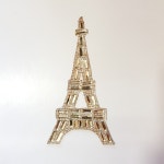 Eiffel Tower에 있는 핀