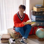 JUNHO THE BEST IN SEOUL MD촬영장 비하인드 컷! 행성에 두고 온 장미가 그리운 어린왕자와 행성에서 혼자 해맑은 장미꽃... 