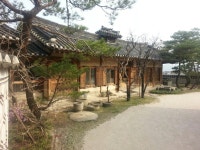 Pin by 李闪潔 on 건축..실내인테리어 | House styles, House, Outdoor structures