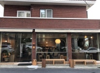 리모델링집에 있는 시루그림님의 핀 | 커피숍 디자인, 인테리어, 인테리어 디자인