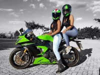 Imagem de 내취향 언니들. por Soo Ji Hyun Powerlifter | Garotas de moto, Mulher de moto, Mulher na moto