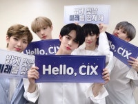 때까지 예쁘게 지켜봐 주세요💕   #CIX #씨아이엑스 #BX #승훈 #배진영 #용희 #현석 #안녕낯선사람 #HelloStranger #MovieStar (Dengan gambar)