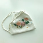 #ししゅう #刺繍 #프랑스자수 #자수 #손자수 #자수타그램... embroidery #handmade #needlework #꼼지락꼼지락 #파우치 #파우치자수 | 자수, 손