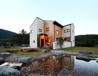 거제주택 야경 모던스타일 주택 by 주택설계전문 디자인그룹 홈스타일토토 모던 in 2020 | House styles, Modern house design... 