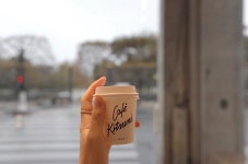 이른아침엔 일찍 문열은 카페 찾아 테잌아웃하는 묘미☕️ | Instagram posts, Cafe, Takeout container