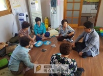 지난 13일 연일 계속되는 무더위 속에 임보혁 서면장은 지역 어르신들의 건강을 살피기 위해 무더위 쉼터 9곳과 경로당을 방문했다.   이날 임... 