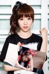 An anti-fan insult Mina during a book signing of AOA | 사람, 한국, 음악