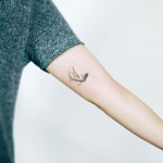 Pisces🐋물고기자리 . . #tattoo #tattoodesign #fishtattoo #pisces... 타투도안 #물고기자리 #난도타투 | 작은 문신, 예쁜 문신... 
