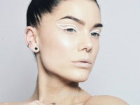 Made a graphic look with white eyeliner! Do you like it? Yay or nay? :) lindahallberg.com #fotd #eyeliner | 메이크업