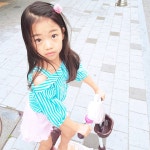 나하은 (Na Haeun) on Instagram: “바람솔솔  바람을가르며 씽씽달리는하늬가 부러웠다 나도싱싱?하고싶다 . With the... 
