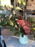 Corporate reception arrangements에 있는 Floreat님의 핀 | 꽃장식