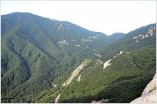 #Misiryeong Yetgil (Old Road), #Gangwon Province, Korea - Summertime view from scenic Misiryeong Ridge Mountains | 미시령 옛길... 