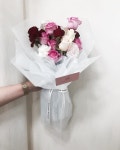 좋아요 185개, 댓글 5개 - Instagram의 플로리스트 홍서윤(@blooming__bouquet)님: #블루밍부케꽃다발 1:1맞춤꽃다발 . .🔺레슨계정에 원데이... 