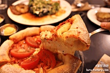 한티역 시카고피자 맛집, 컨트리맨즈 강남점 | 식품 아이디어, 피자