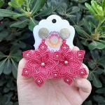 Imagen sobre Arte macramé de Eunkyung Hong en 마크라메 | Aros, Aretes