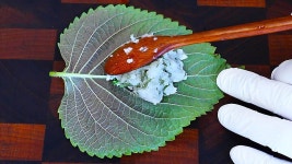 깻잎 등짝에 이걸 붙였더니 고기보다 더 맛있는 일이 벌어짐... 가족들 입도 벌어짐!!! 와앙 | 식당 음식, 창의적인 음식, 음식