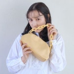 27.6 mil Me gusta, 145 comentarios - 정리아 (@leanavvab) en Instagram: 작년 오늘💛 나의 노랑 사랑은 멈추지않아요오오... 