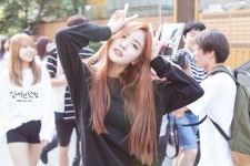 160805 소나무 :: 나현(Nahyun) (With images) | Cute, Kim, Academic dress