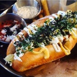 요즘은 경리단길에도 사람이 붐비면서 찻길건너 해방촌에 눈길이... 베이스의 해방촌 리브로. 샌드위치와 핫도그가 주메뉴로 시원한 수박... 