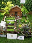 but otherwise a very, very cute little model of an enclosed garden area! | 정원 아이디어, 페어리가든, 미니어처 페어리 가든
