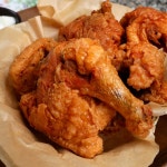 마담통닭(MADAME CHICKEN) | Korean market-style fried chicken (Sijang-tongdak: 시장통닭) | Recipe | Korean fried chicken, Maangchi recipes, Fried chicken...