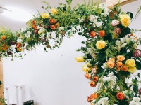 Pin by 플라워샵 [꽃길] on [부산웨딩] 웨딩플라워디렉팅 | Floral wreath, Wreaths, Floral
