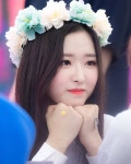 180617 Fansign  ©loona_sculpture #이달의소녀 #LOONA #올리비아혜 #OliviaHye | Garotas, Coroa de flores, Dançarino
