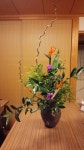Pin by som♡ on 성전 in 2022 | Flower vase arrangements, Flower arrangements, Modern flower arrangements