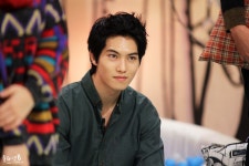 Planet B :: 130120 KBS 안녕하세요 녹화 CNBLUE 종현