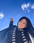 소올 soal on Instagram in 2023 | Poses, Fashion, Women