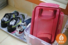 운동화 손상없이 간편하게 세탁하는 ‘김치통 세탁법’ | 봄맞이 대청소