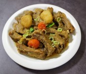 정육점 아저씨가 고기 잡는거 보고 냉큼 등갈비 사왔어요 . 오늘은 동동이도 아빠도 #등갈비 . 예 \(o)/ . #먹스타그램... 