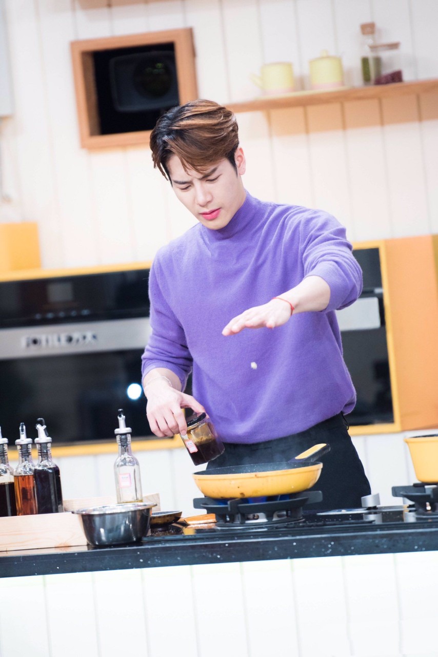 갓세븐 잭슨, 식중독으로 팬사인회 취소…응급실 이송 및 치료 중