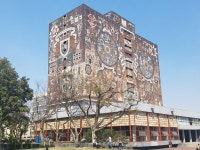 힘들게 찾아간 멕시코시티 우남(UNAM) 대학 중앙도서관. 건축가이며 화가인 후안 오고르만이 제작한 외벽 모자이크 벽화가 인상적이다. | 모자이크