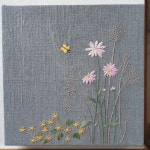 [분당 야생화자수]야생화자수 - 가을 야생화 갈대, 쑥부쟁이, 산국 액자 : 네이버 블로그 - 2020 | 자수 예술, 손 자수 패턴, 꽃 자수