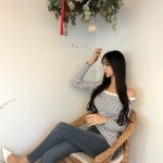 이미지: 사람 1명, 앉아 있는 중 | 인스타그램, 사람, 일상