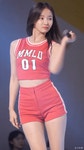 모모랜드(MOMOLAND) 연우(YEONWOO) 빨간핫팬츠 몸매[짤짱]