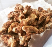 🍗대민표 칰힌.딱 우리 진기가 생각나는 스타일의 치킨대민아 고마워.#chicken #daemin #치킨 #대민이 #고마웡 #진기생각 #무럭무럭
